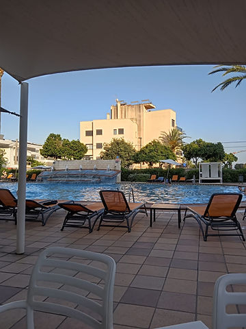 Hotel Vibra Mare Nostrum, Playa D'en Bossa. Solo Travelling
