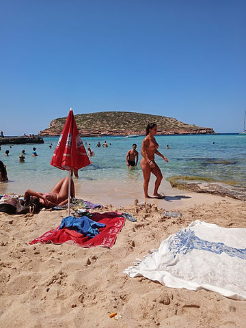 Cala Comte. Float you Boat Beach Day Trip. Solo Travelling